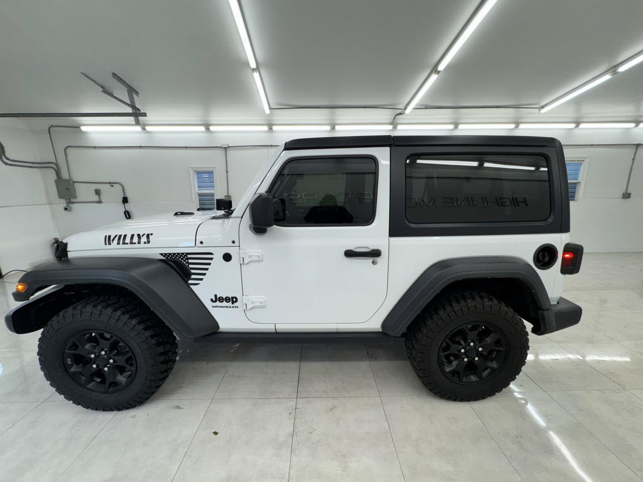 Used 2021 Jeep Wrangler Sport AWD/4WD image 9