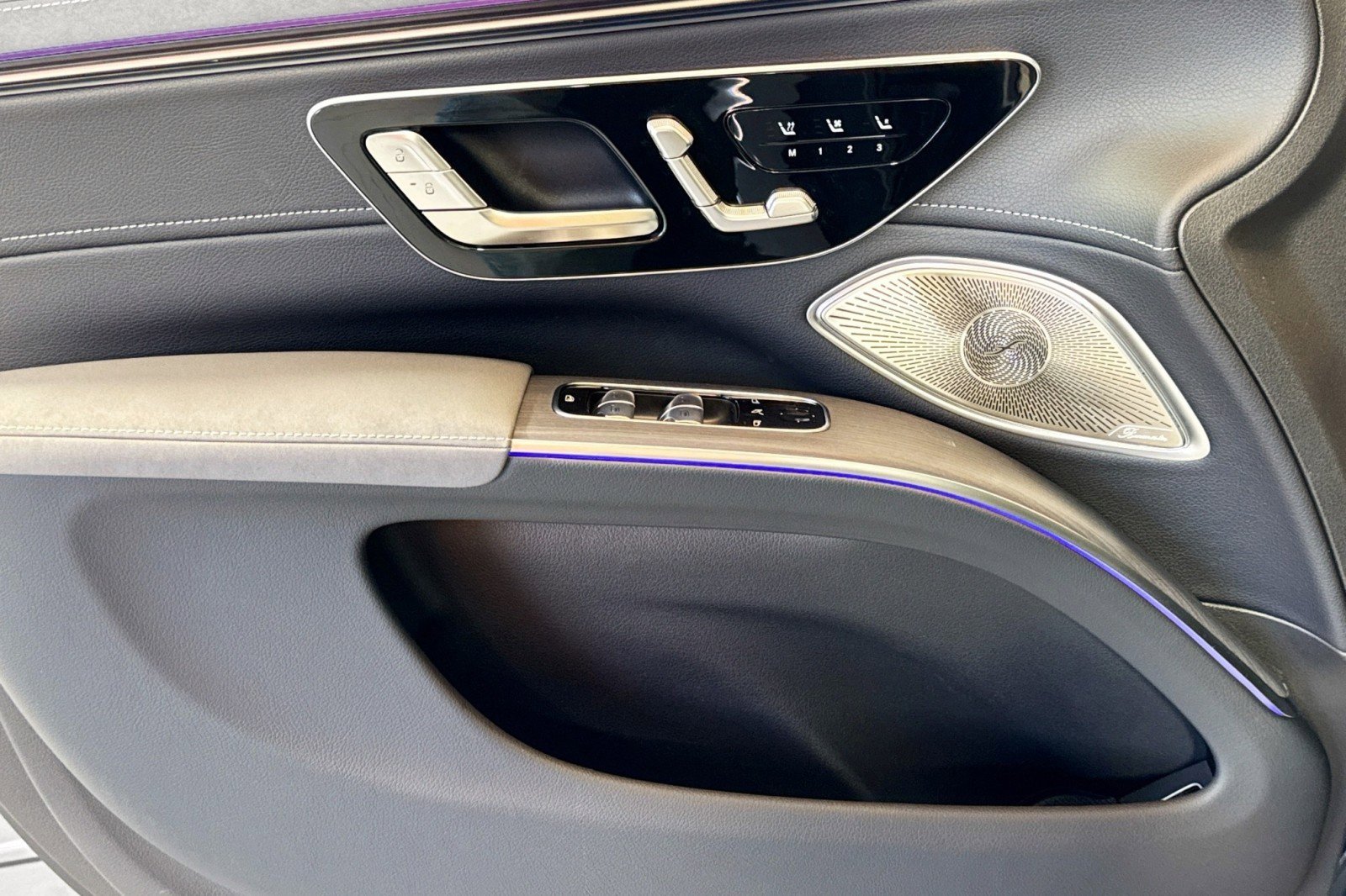 New 2026 Mercedes-Benz EQS 400 4MATIC SUV image 16