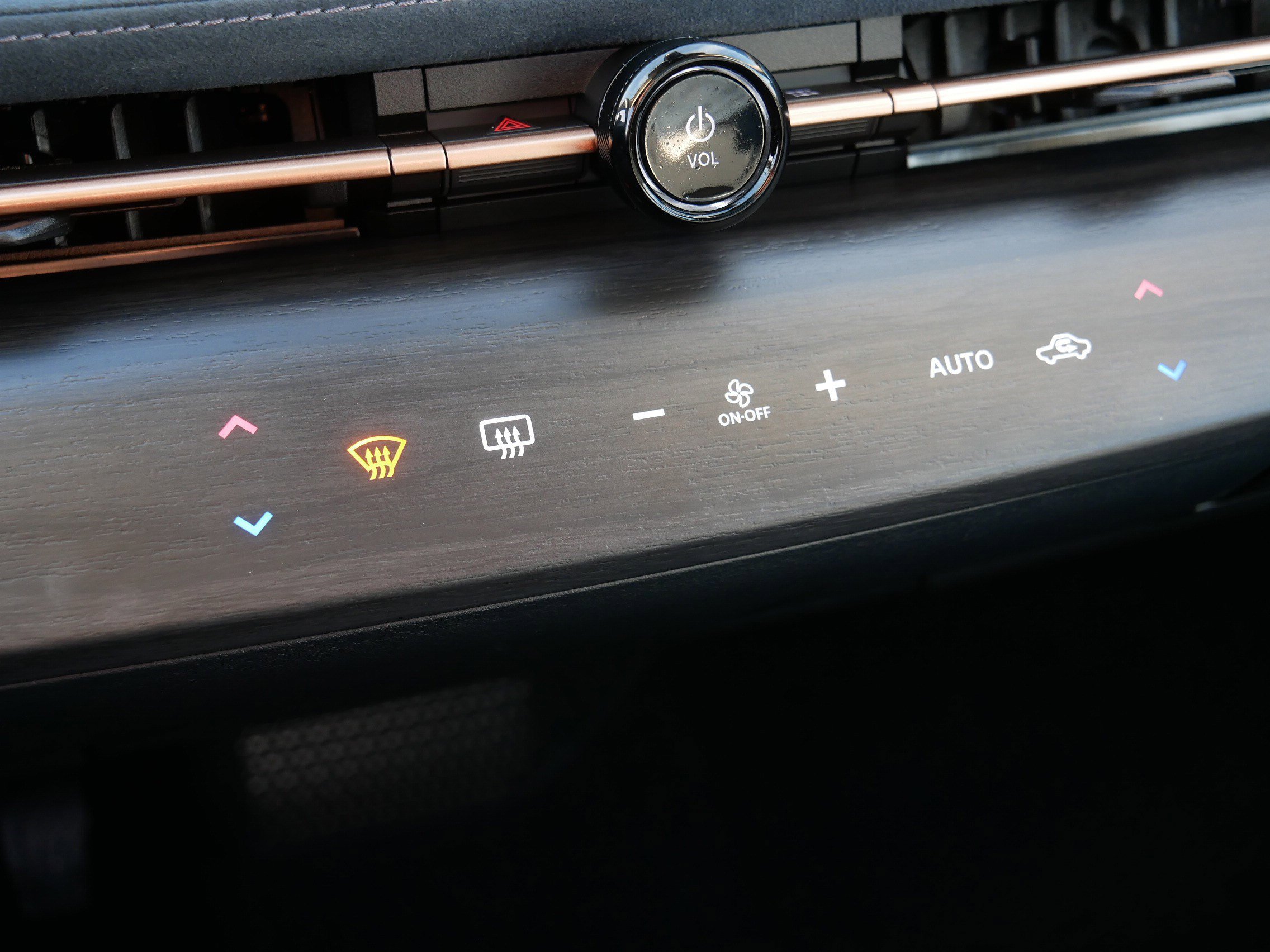 Certified 2024 Nissan Ariya AWD image 32