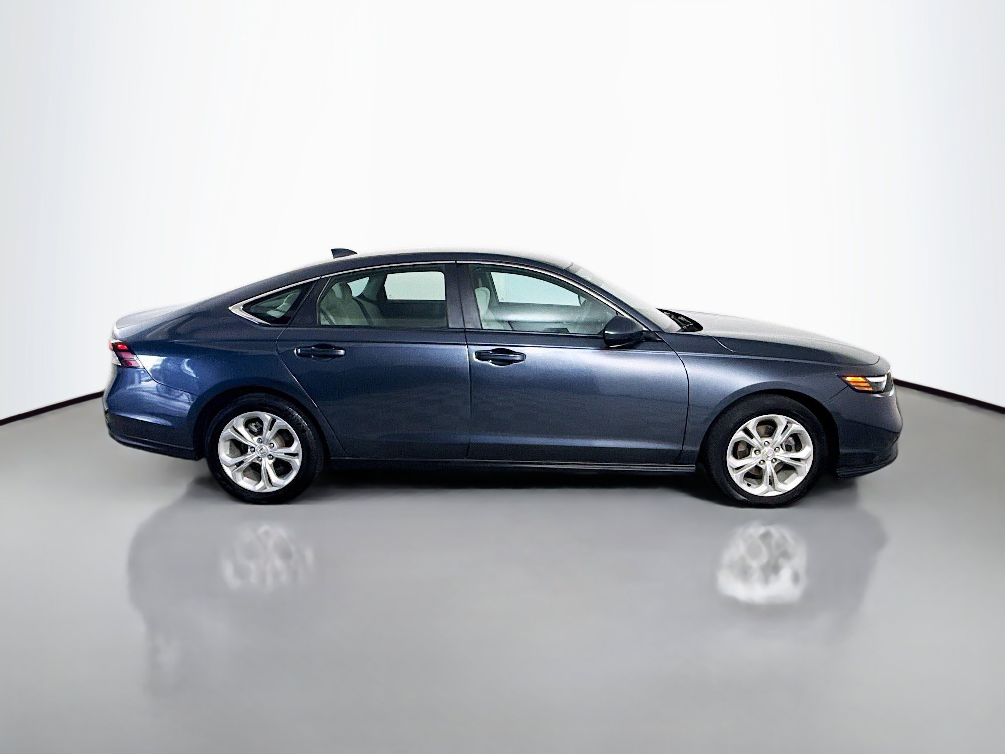 Used 2023 Honda Accord LX image 11