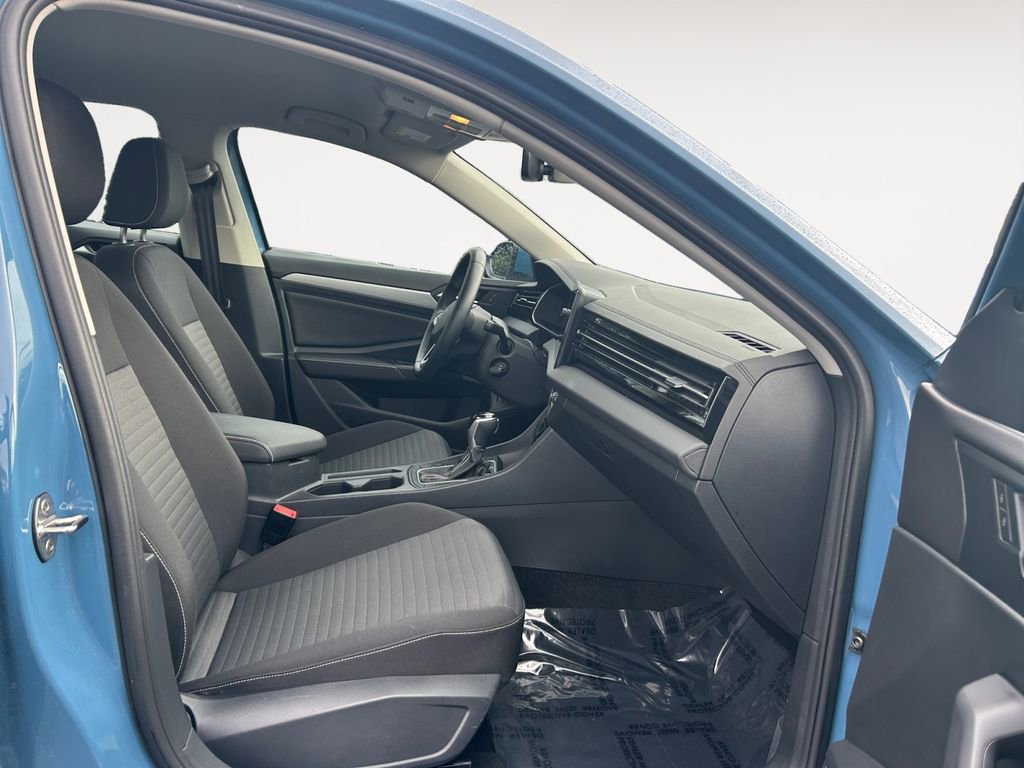Used 2025 Volkswagen Jetta S image 10