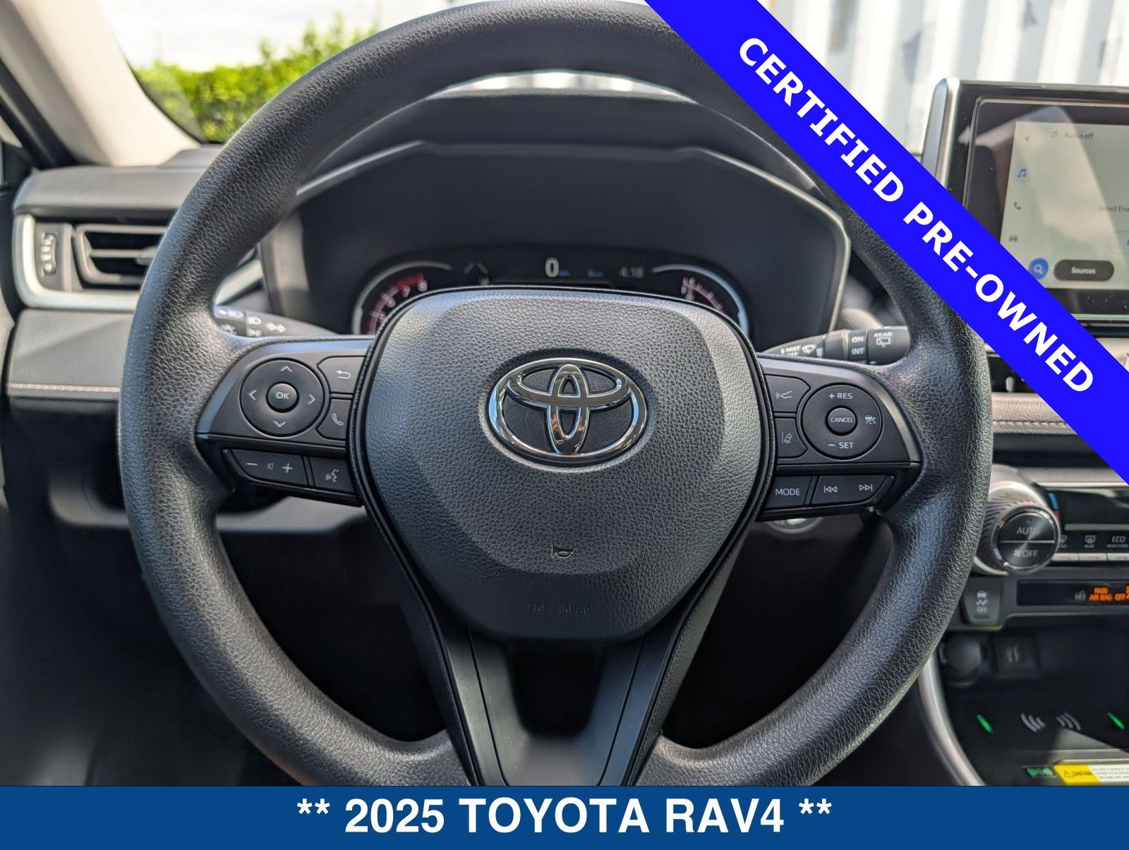 Used 2025 Toyota RAV4 XLE image 26