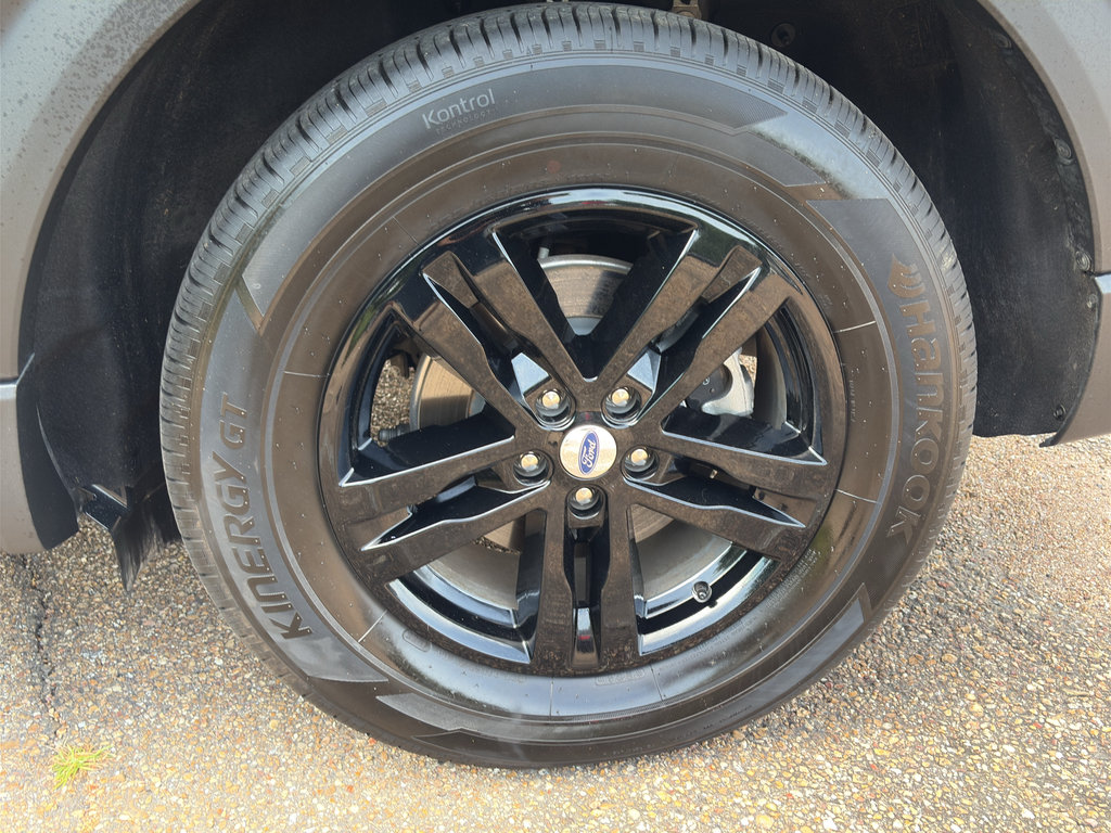 Used 2023 Ford Explorer XLT RWD image 28