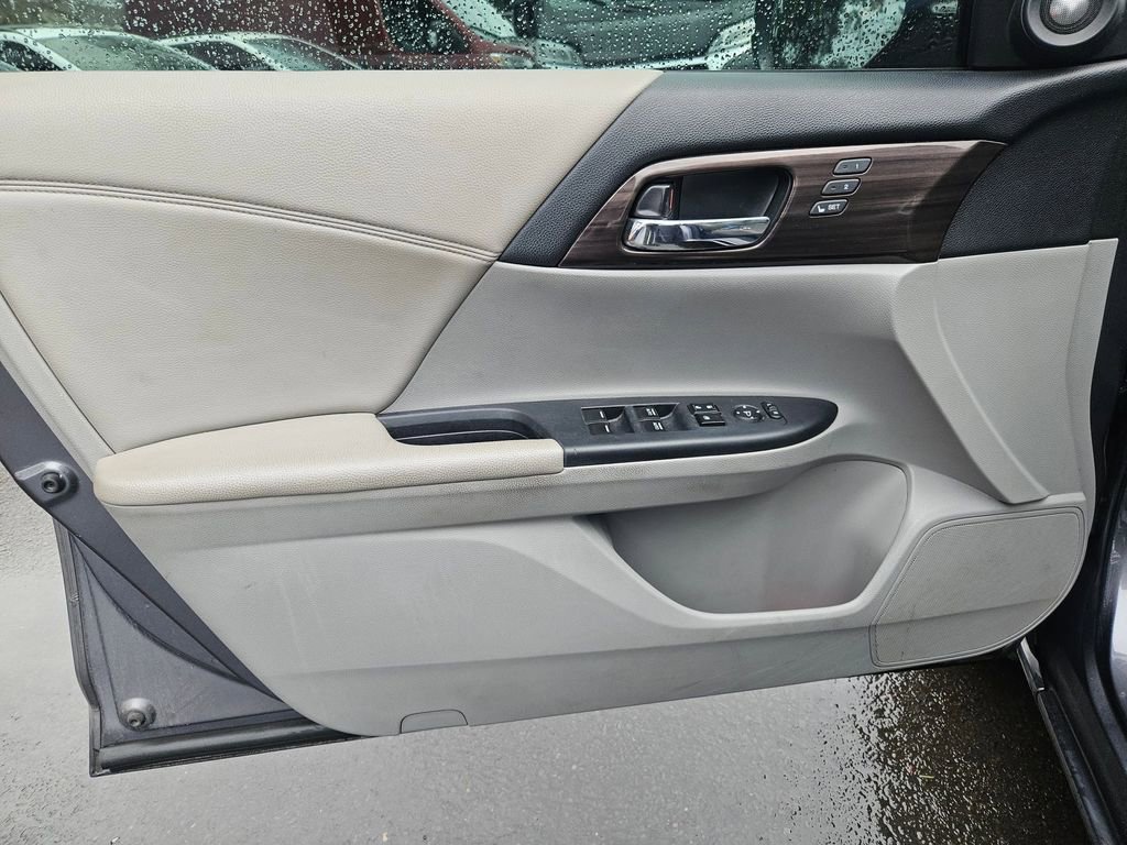 Used 2016 Honda Accord EX-L image 11