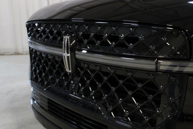 New 2026 Lincoln Navigator Reserve w/ Jet Appearance Package image 61