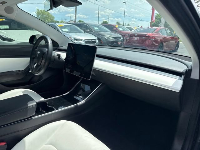 Used 2018 Tesla Model 3 Mid Range RWD image 22
