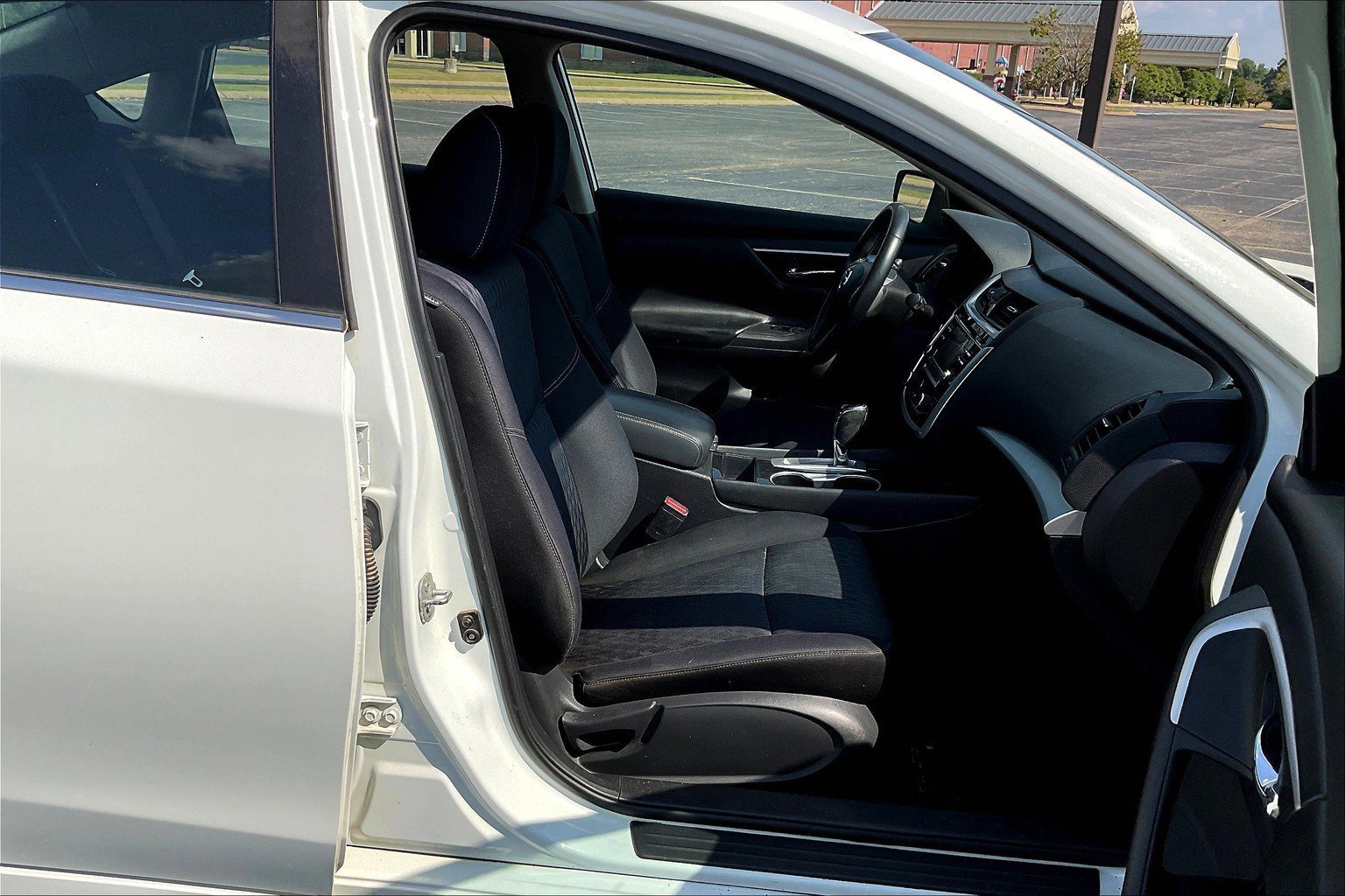 Used 2018 Nissan Altima 2.5 SV image 8