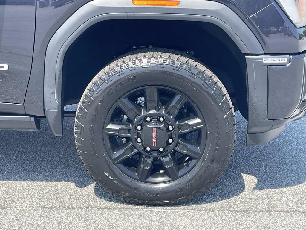 Used 2024 GMC Sierra 2500 AT4 w/ AT4 Premium Plus Package AWD/4WD image 11