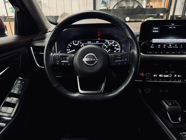 Used 2023 Nissan Rogue SL w/ SL Premium Package image 25