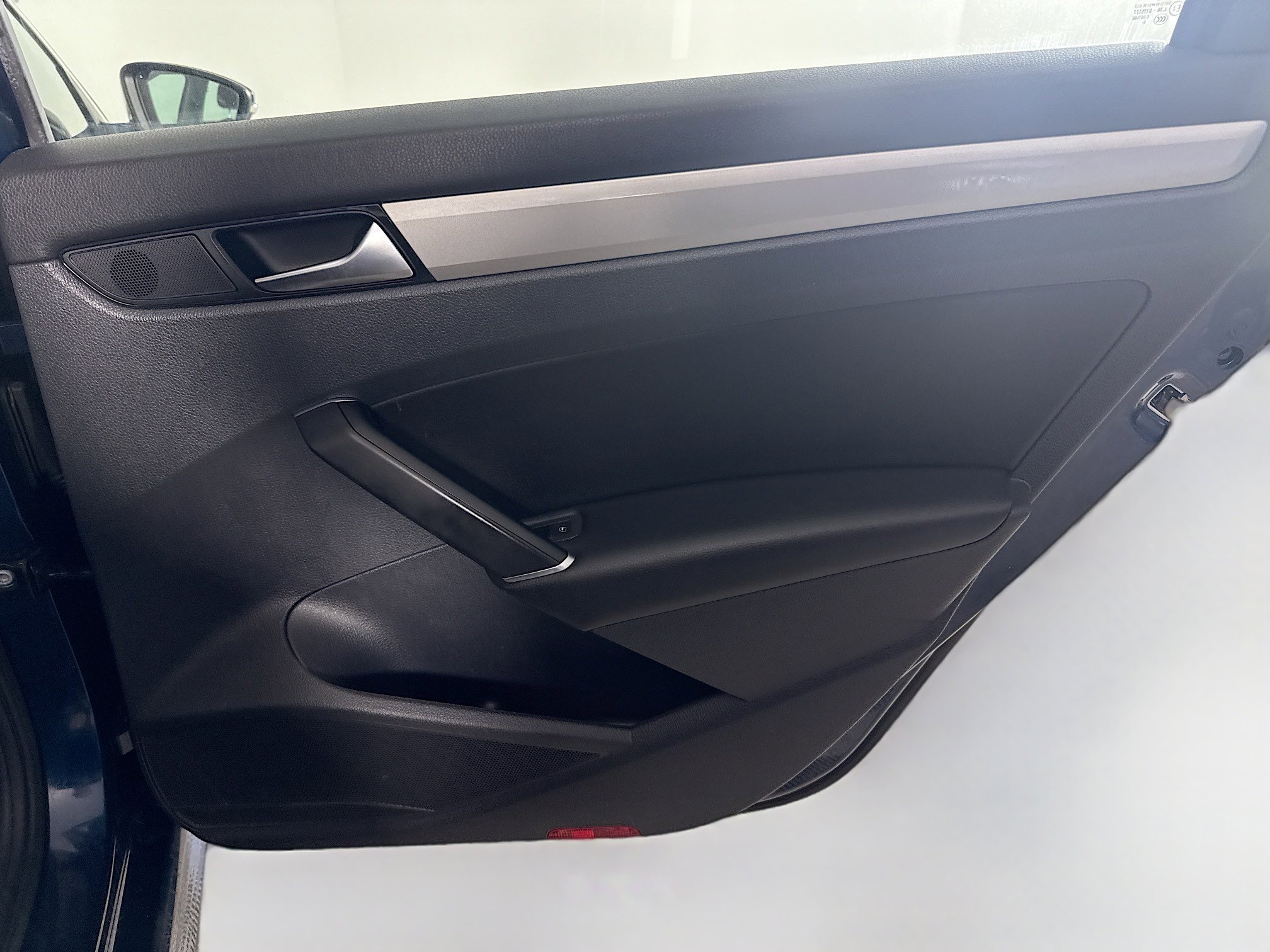 Used 2020 Volkswagen Passat 2.0T SE w/ Sunroof Package image 28