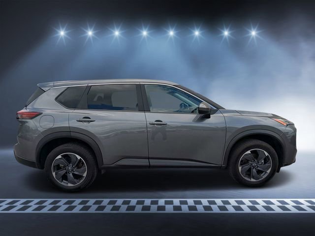 Used 2024 Nissan Rogue SV FWD image 2