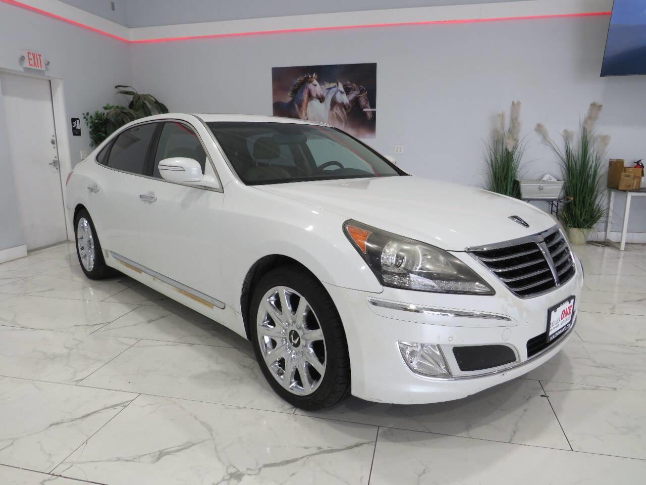 Used 2012 Hyundai Equus Signature image 1