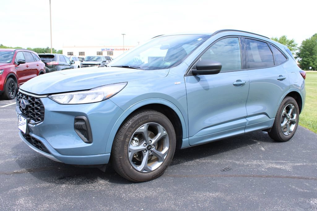 Used 2024 Ford Escape ST-Line w/ Tech Pack #1 AWD/4WD image 3