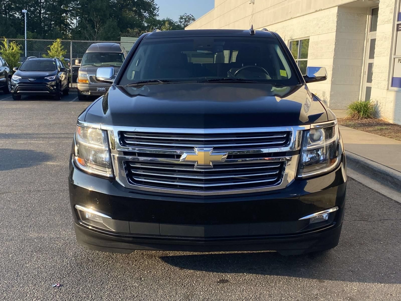 Used 2018 Chevrolet Tahoe Premier AWD/4WD image 2