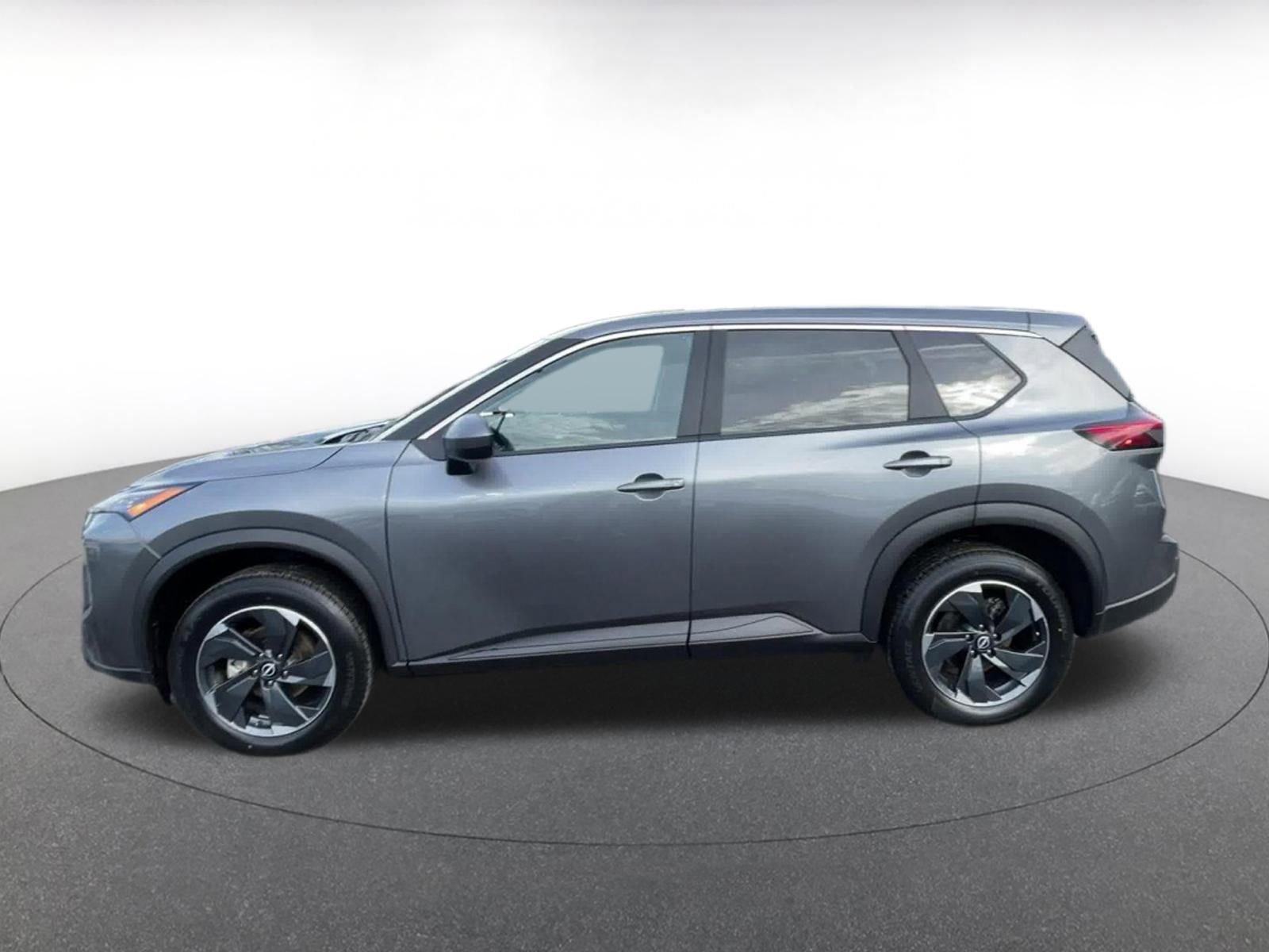 Used 2025 Nissan Rogue SV image 9