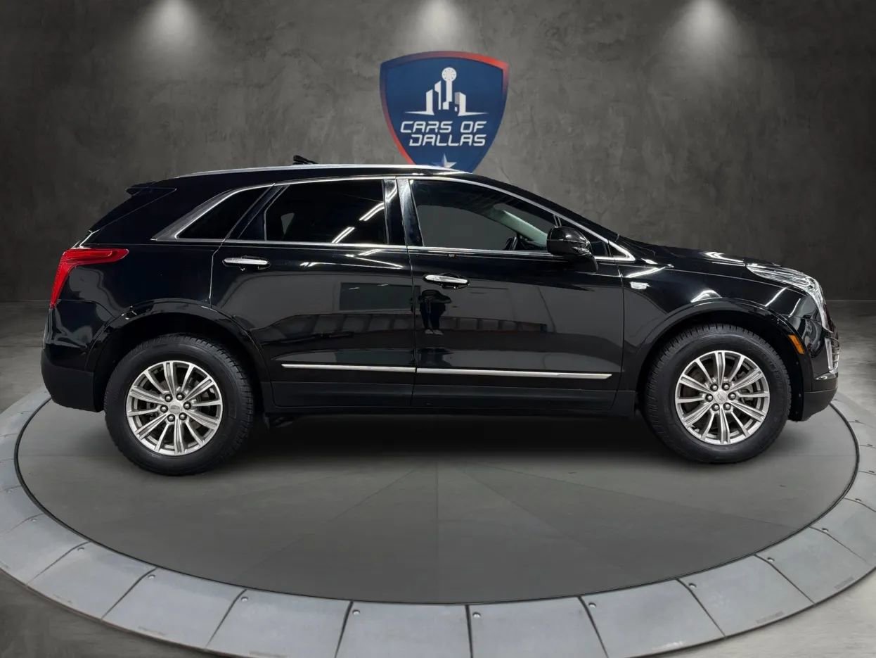 Used 2017 Cadillac XT5 Luxury w/ Driver Awareness Package image 6