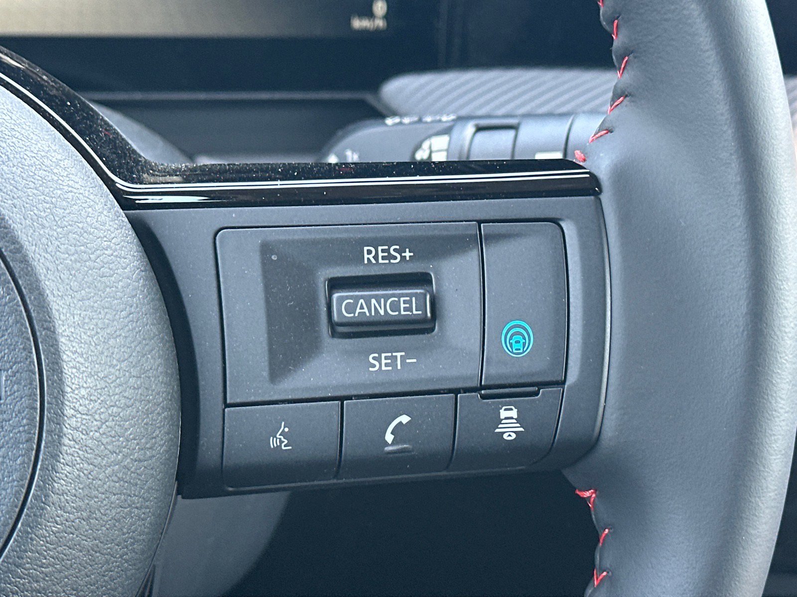 Used 2026 Nissan Kicks SR w/ Interior Electronics Package image 11