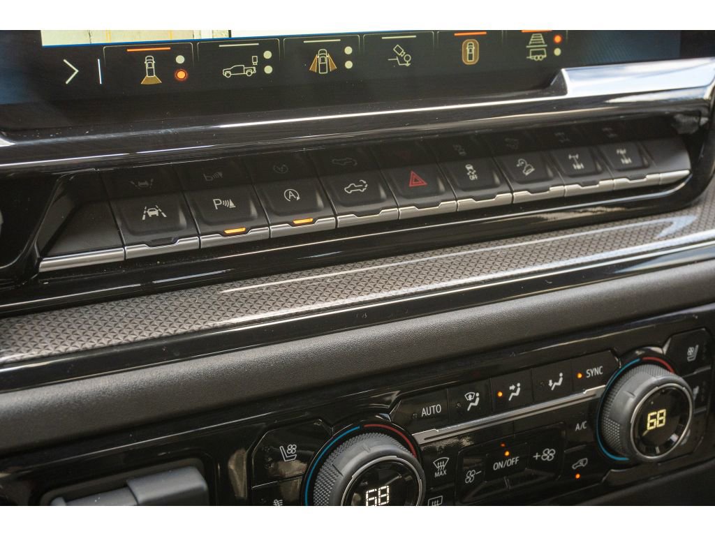 Used 2025 Chevrolet Silverado 1500 ZR2 image 23