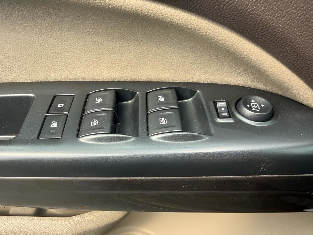 Used 2015 GMC Canyon SLT image 14