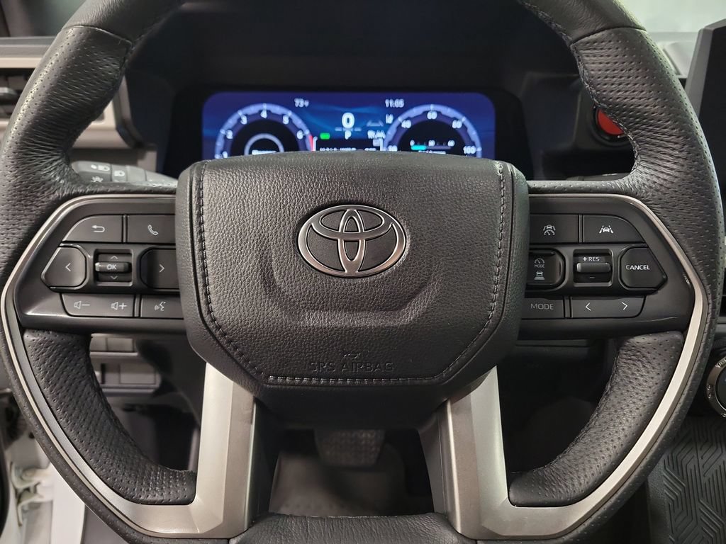 Used 2025 Toyota Tacoma TRD Off-Road AWD/4WD image 25