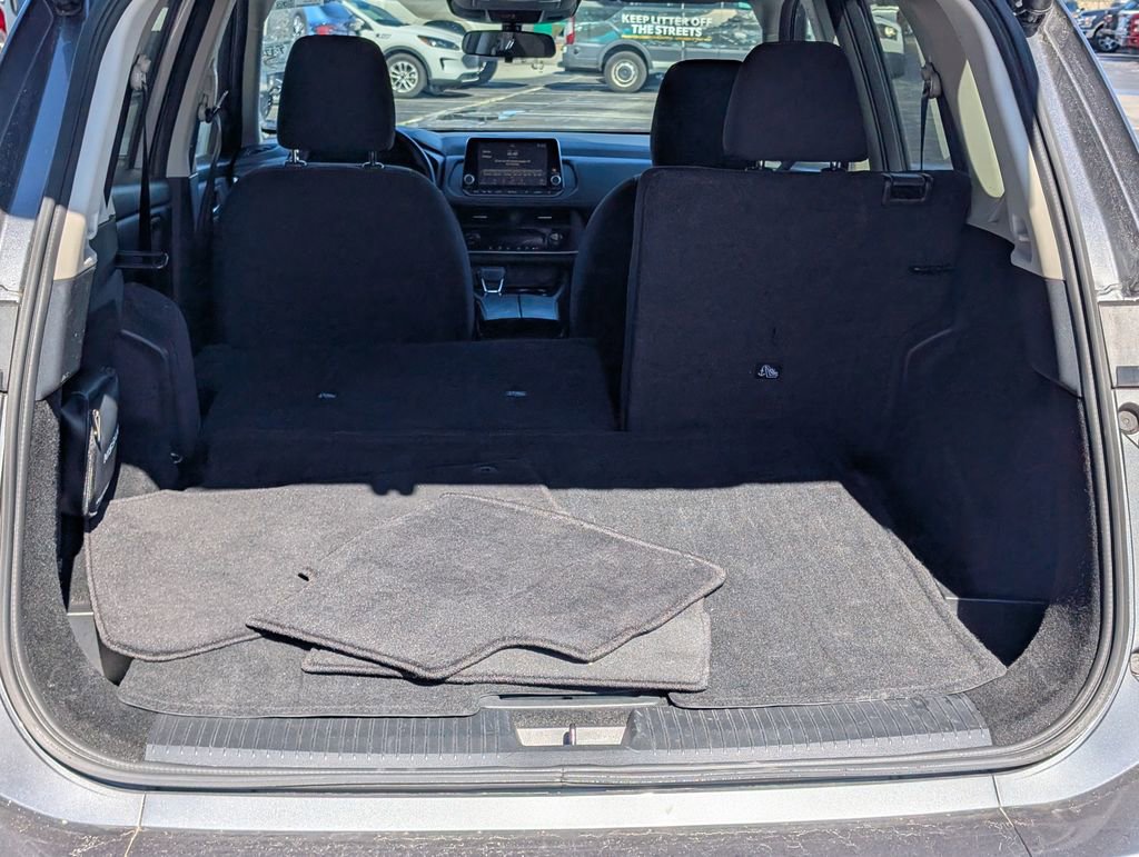 Used 2024 Nissan Rogue SV image 7
