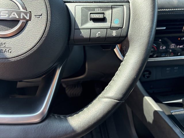 Used 2024 Nissan Rogue SL w/ SL Premium Package FWD image 16