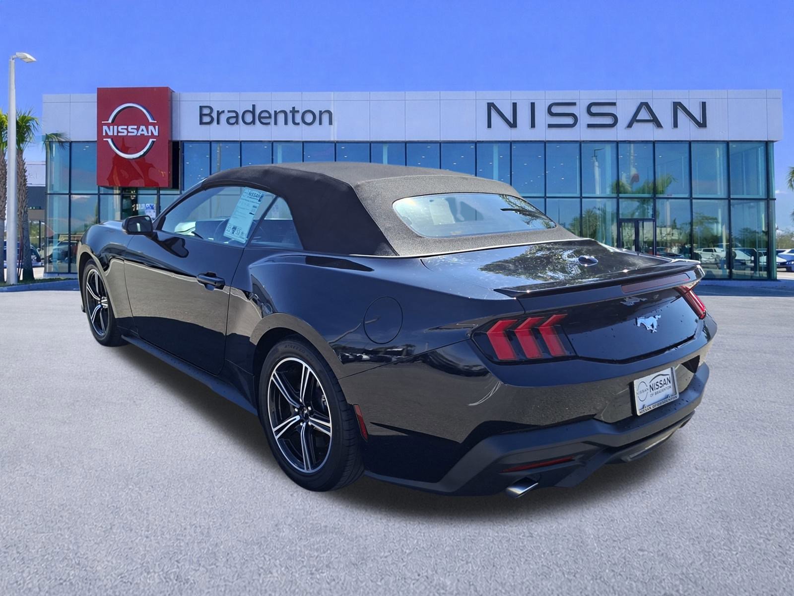 Used 2024 Ford Mustang Premium image 7