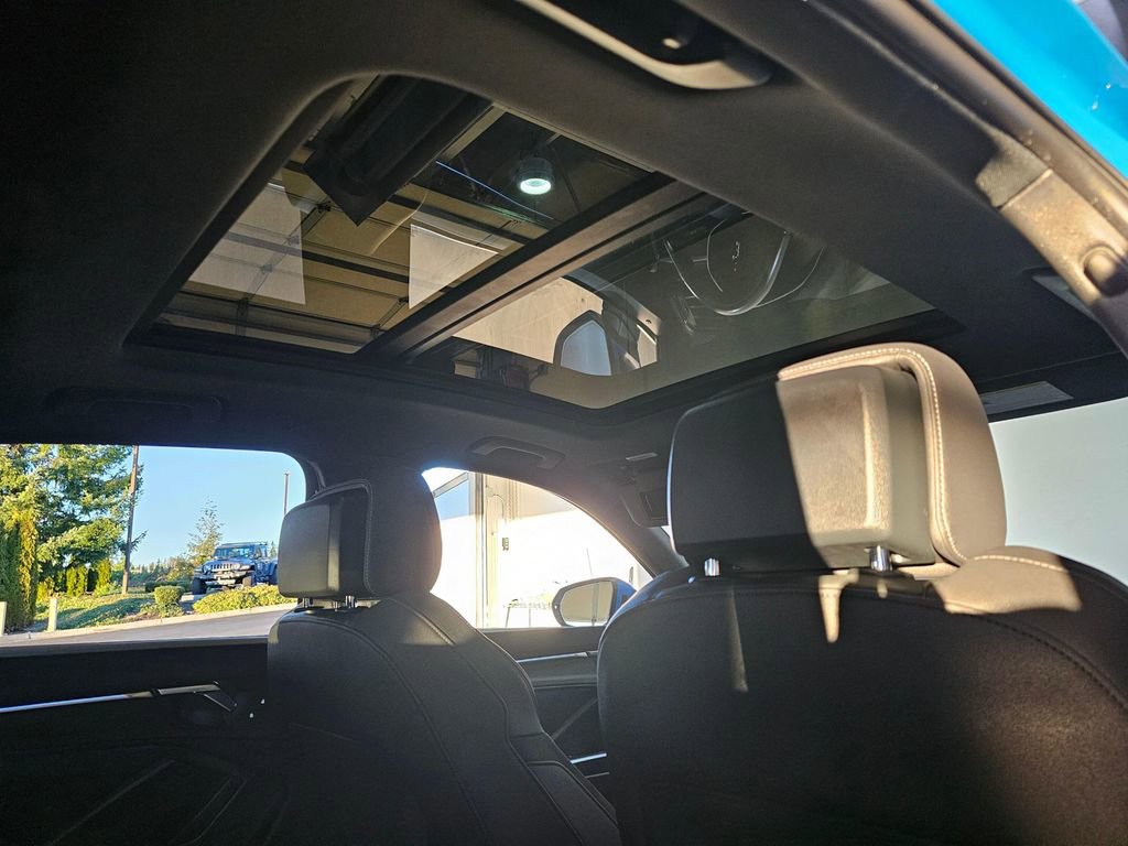 Used 2019 Audi Q3 2.0T Prestige w/ Prestige Package image 28