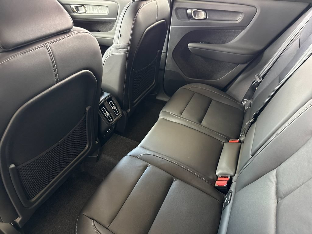 New 2026 Volvo XC40 B5 Core w/ Climate Package AWD/4WD image 11
