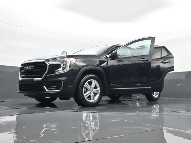 Used 2023 GMC Terrain SLE AWD/4WD image 31
