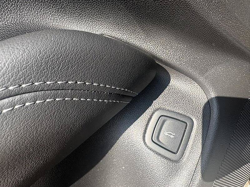 Used 2024 Cadillac CT4 Luxury RWD image 17