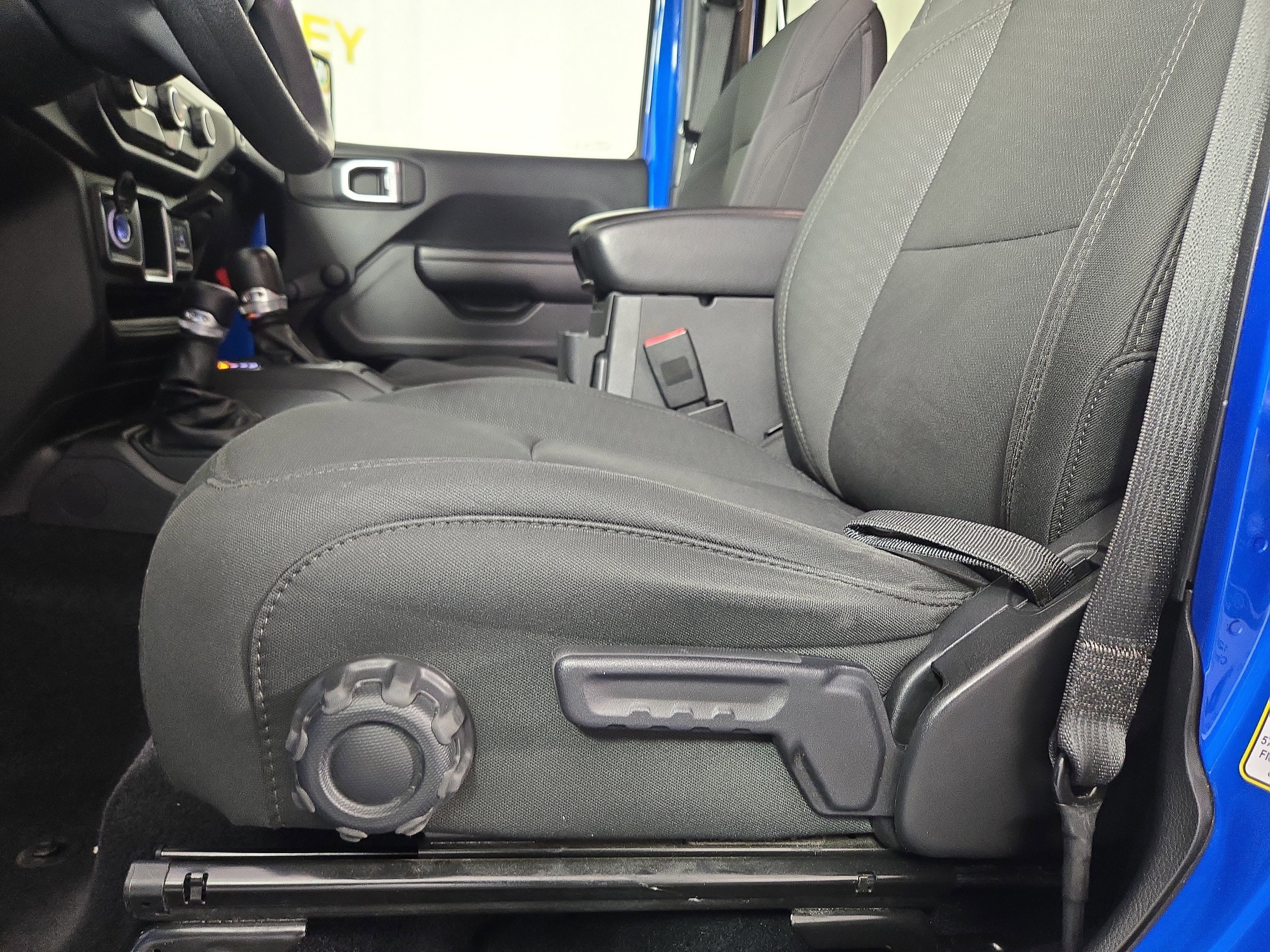 Used 2021 Jeep Gladiator Sport image 29