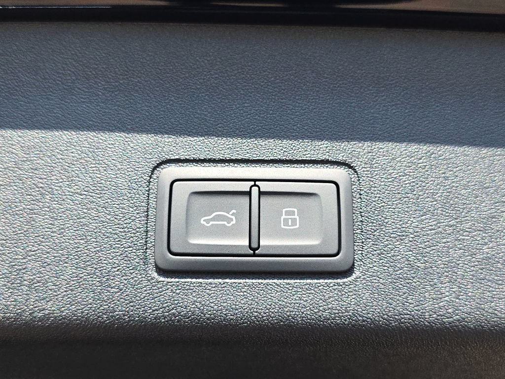 New 2026 Audi Q3 quattro 2.0T AWD/4WD image 13
