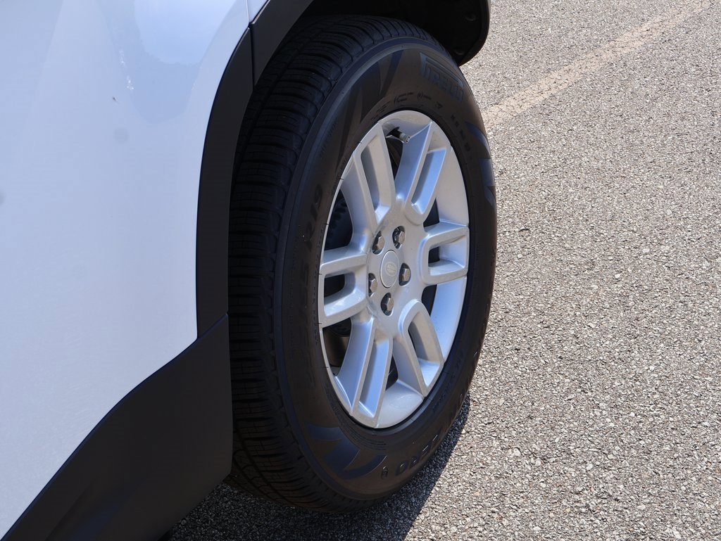 New 2025 Land Rover Defender 110 S image 38