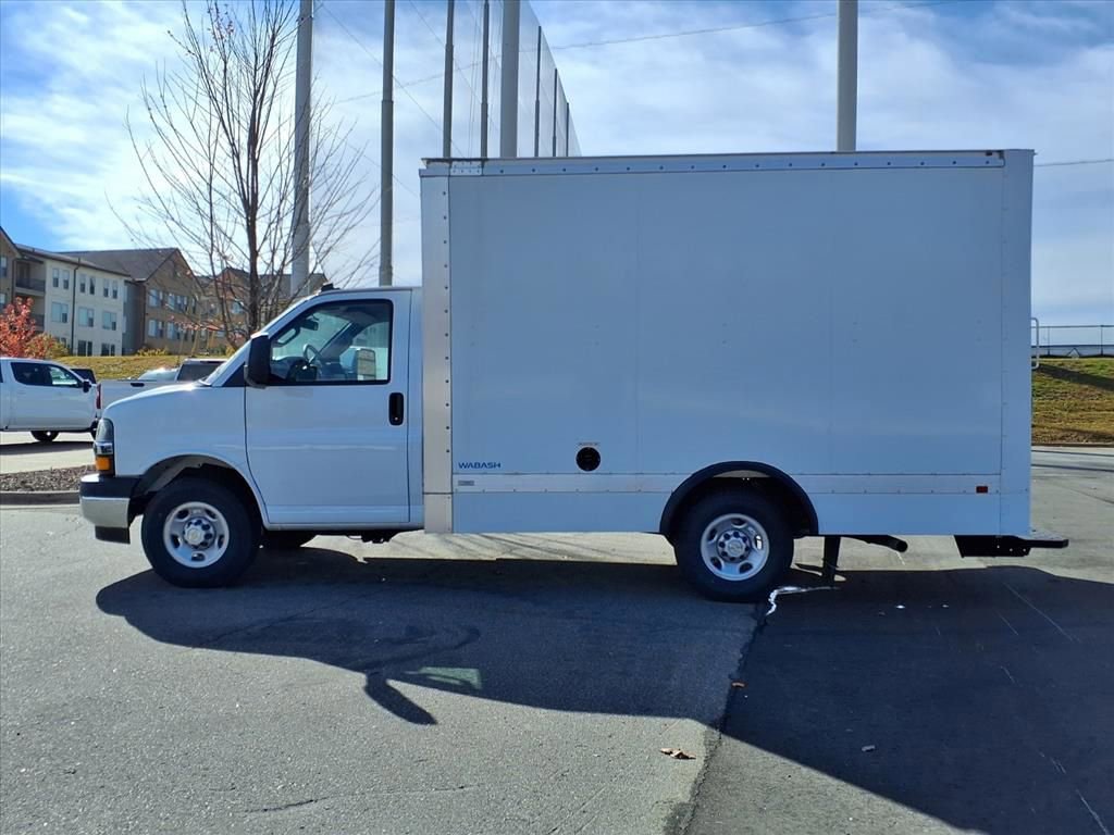 New 2025 Chevrolet Express 4500 w/ Power Convenience Package image 28