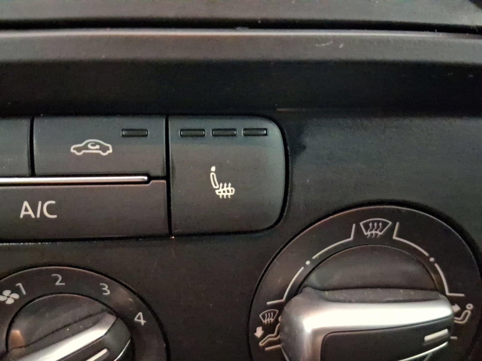 Used 2015 Volkswagen Jetta SE FWD image 23