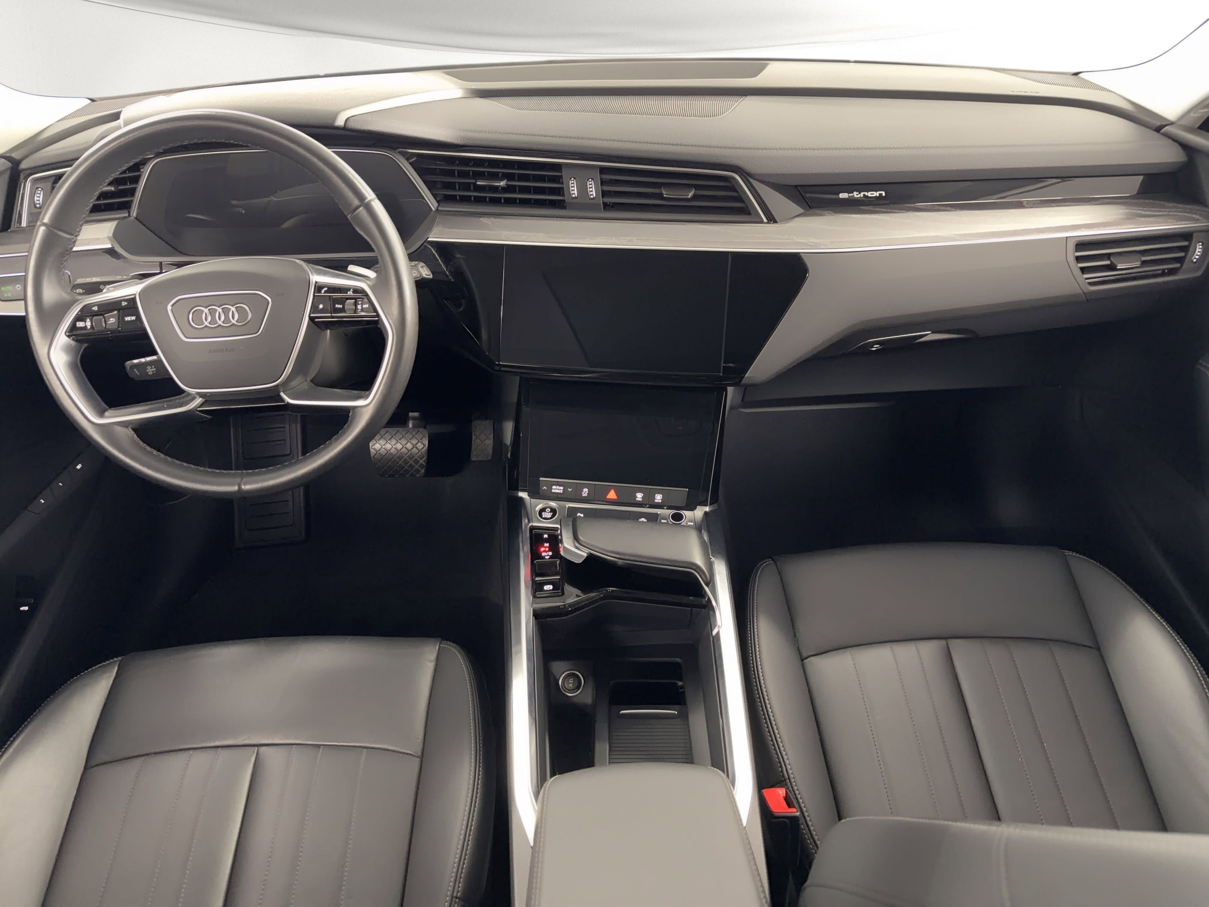 Used 2023 Audi e-tron Premium w/ Convenience Plus Package image 19