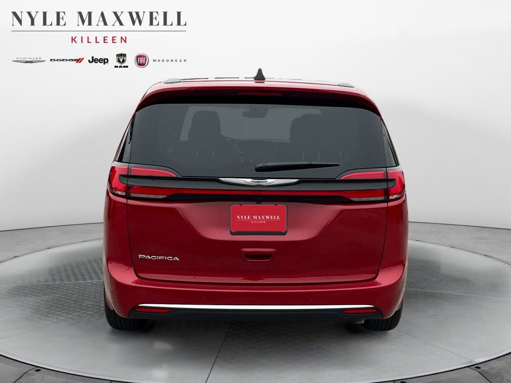 New 2026 Chrysler Pacifica Select image 15
