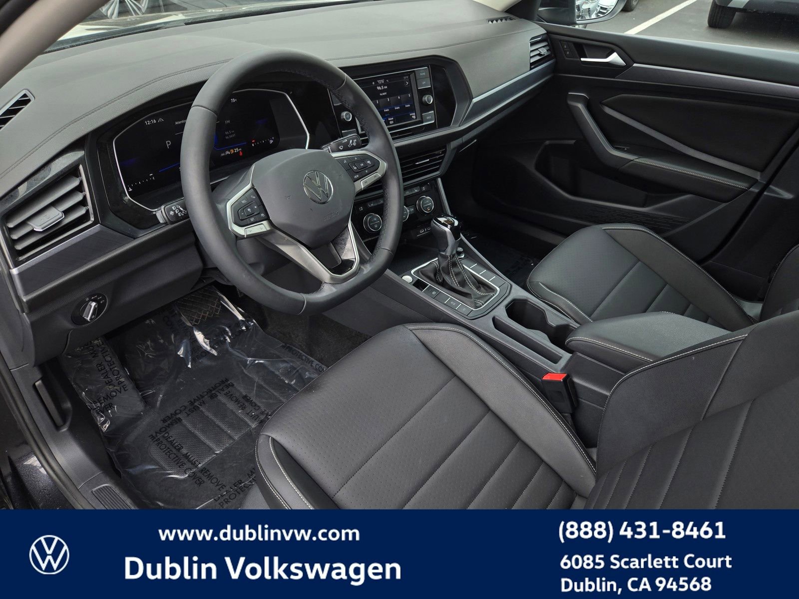 Used 2024 Volkswagen Jetta SE w/ Panoramic Sunroof Package FWD image 9