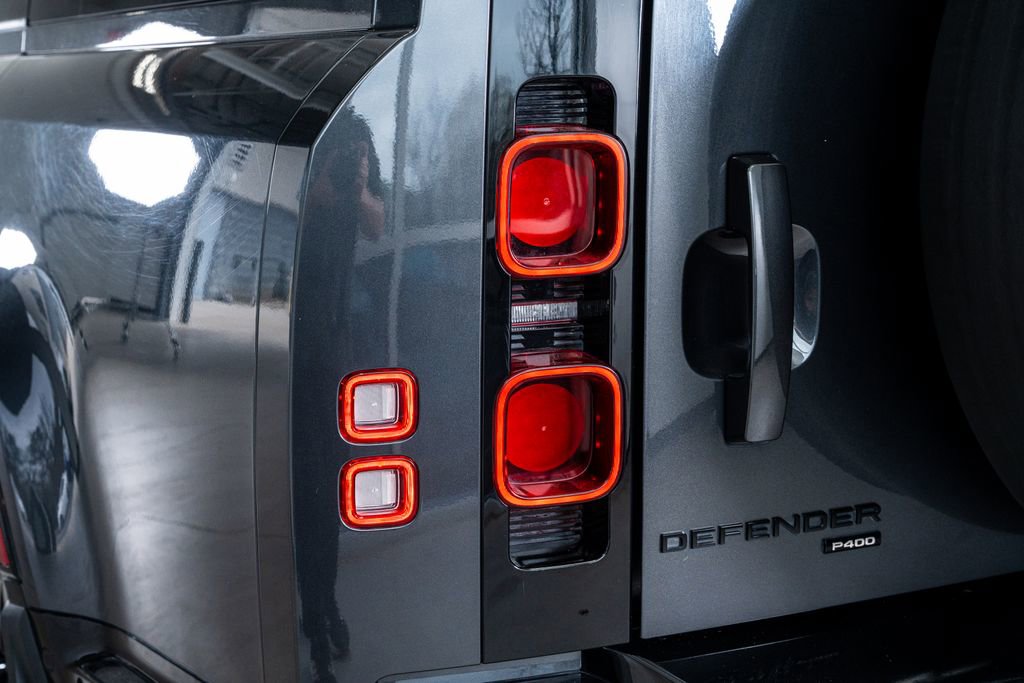 Used 2023 Land Rover Defender 130 X-Dynamic SE image 26