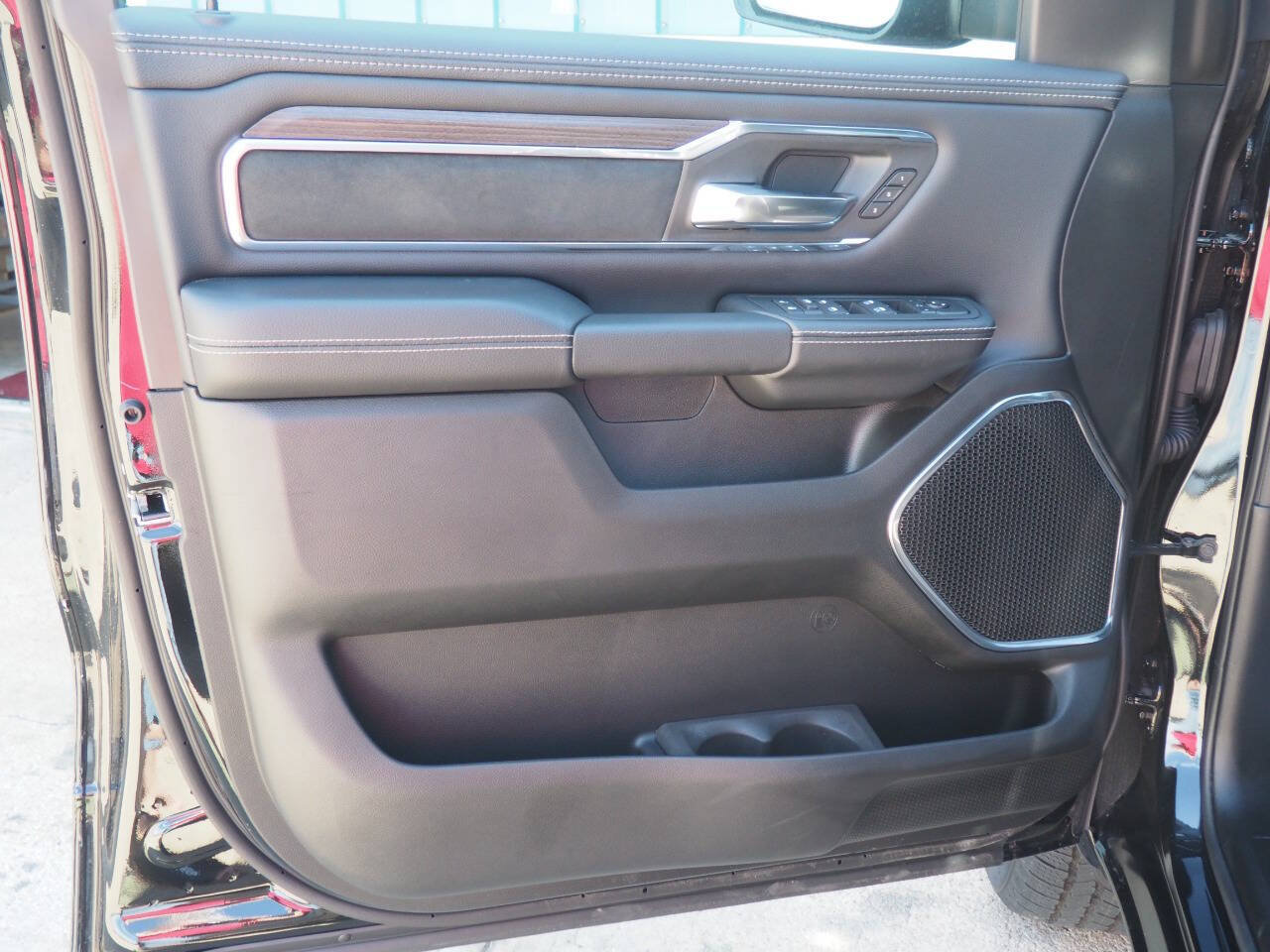 New 2026 RAM 1500 Laramie AWD/4WD image 10