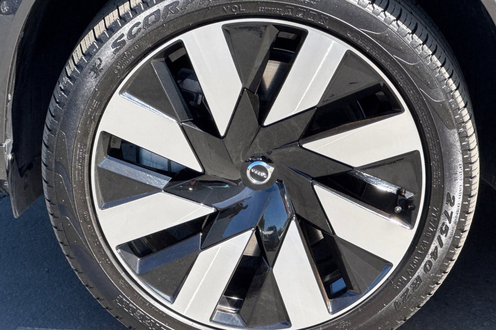 Used 2023 Volvo XC90 T8 Ultimate w/ Protection Package Premier image 11