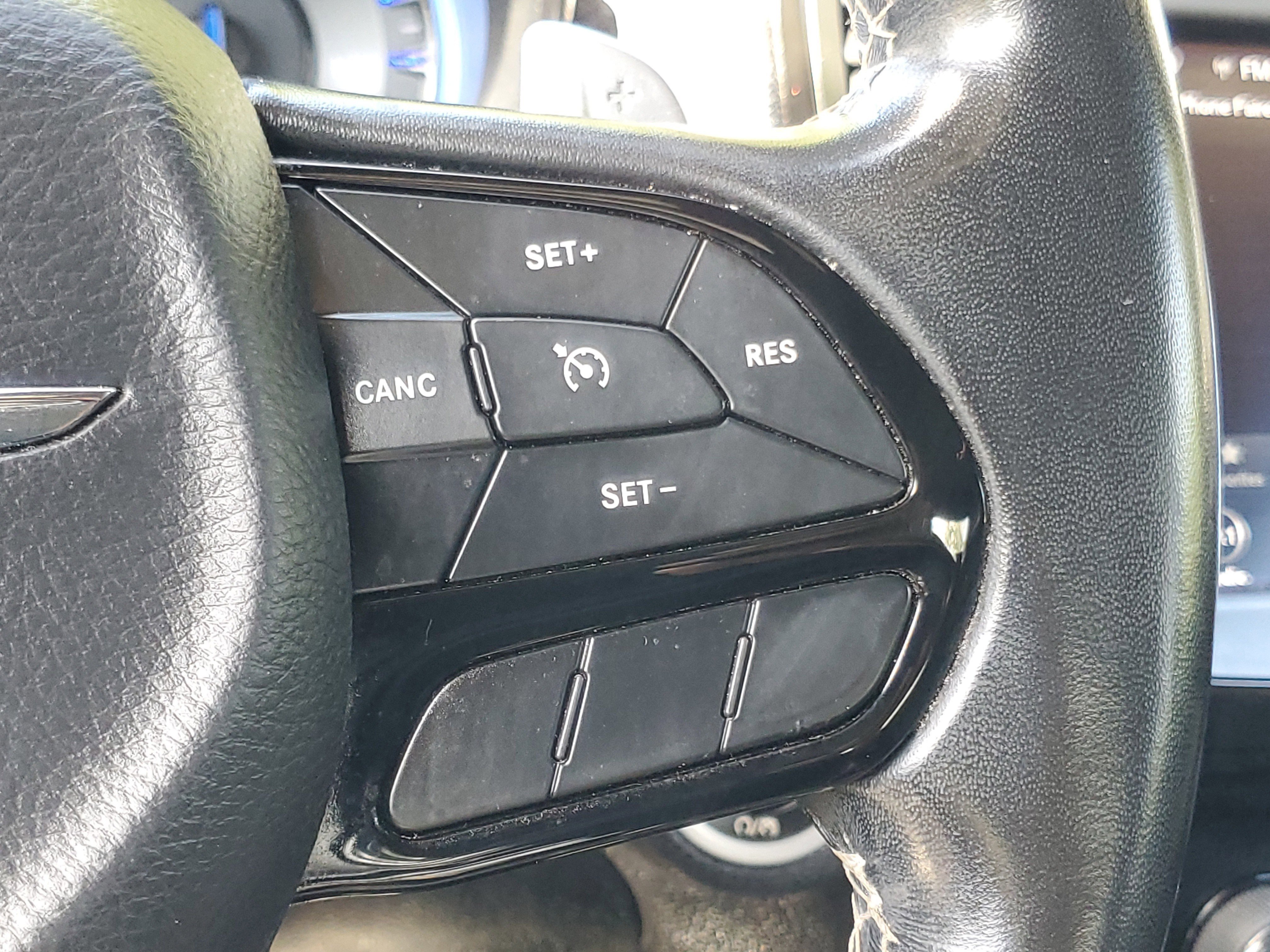 Used 2019 Chrysler 300 S image 18