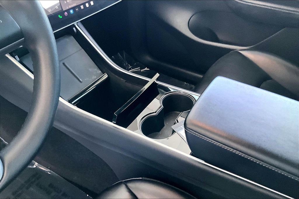 Used 2021 Tesla Model Y Long Range image 18