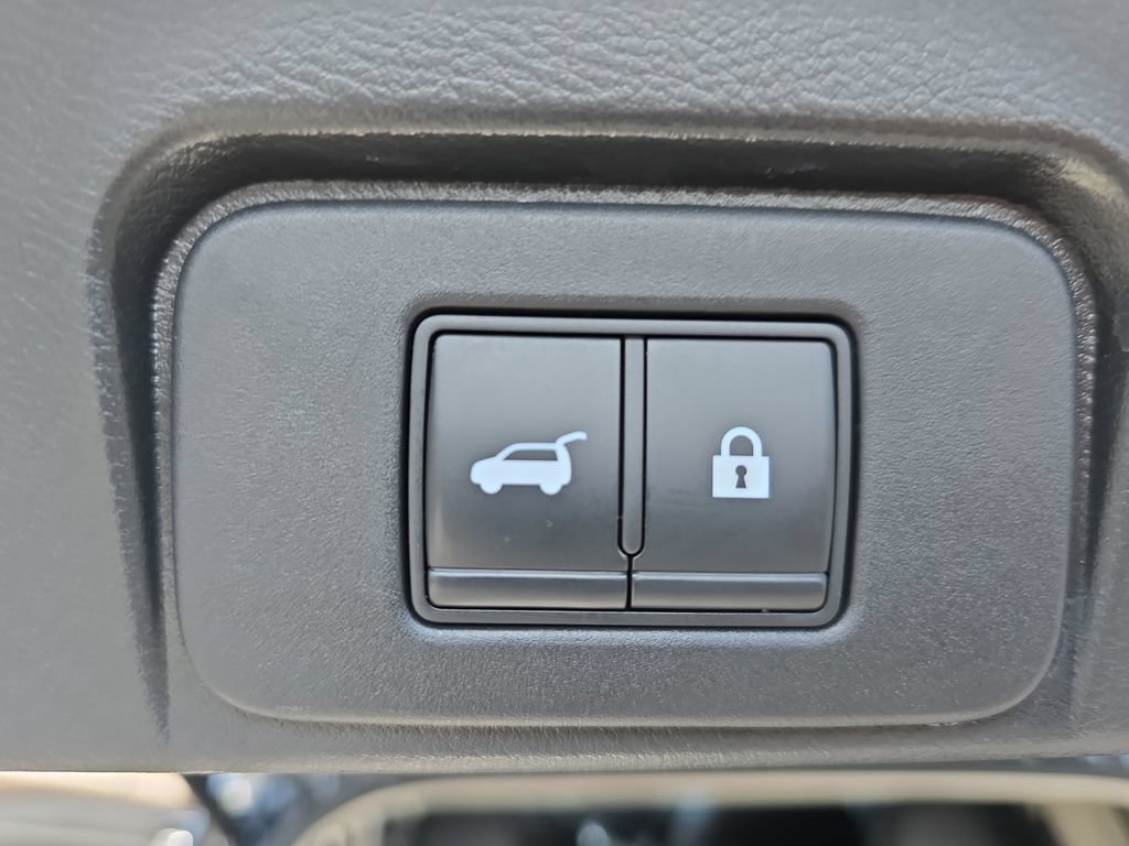 Used 2021 Nissan Rogue SV w/ Premium Package AWD/4WD image 16
