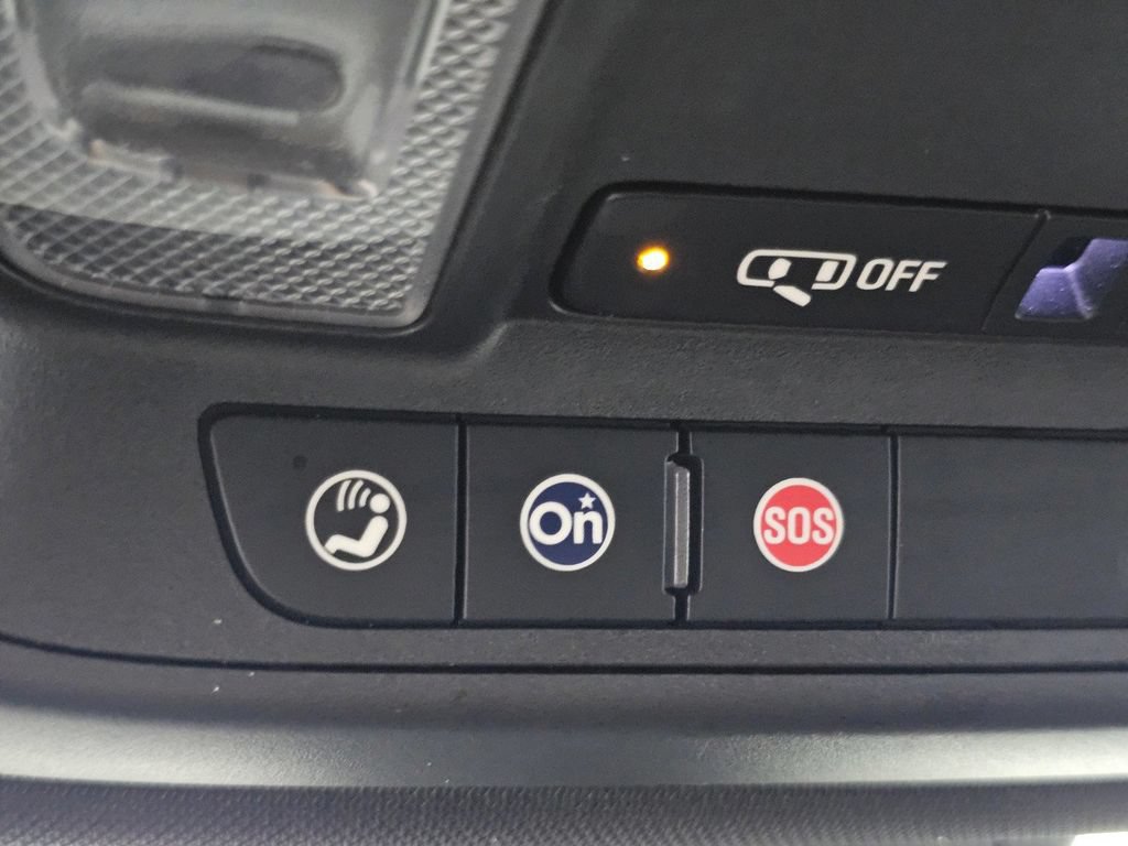 Used 2022 Chevrolet Traverse LT FWD image 23