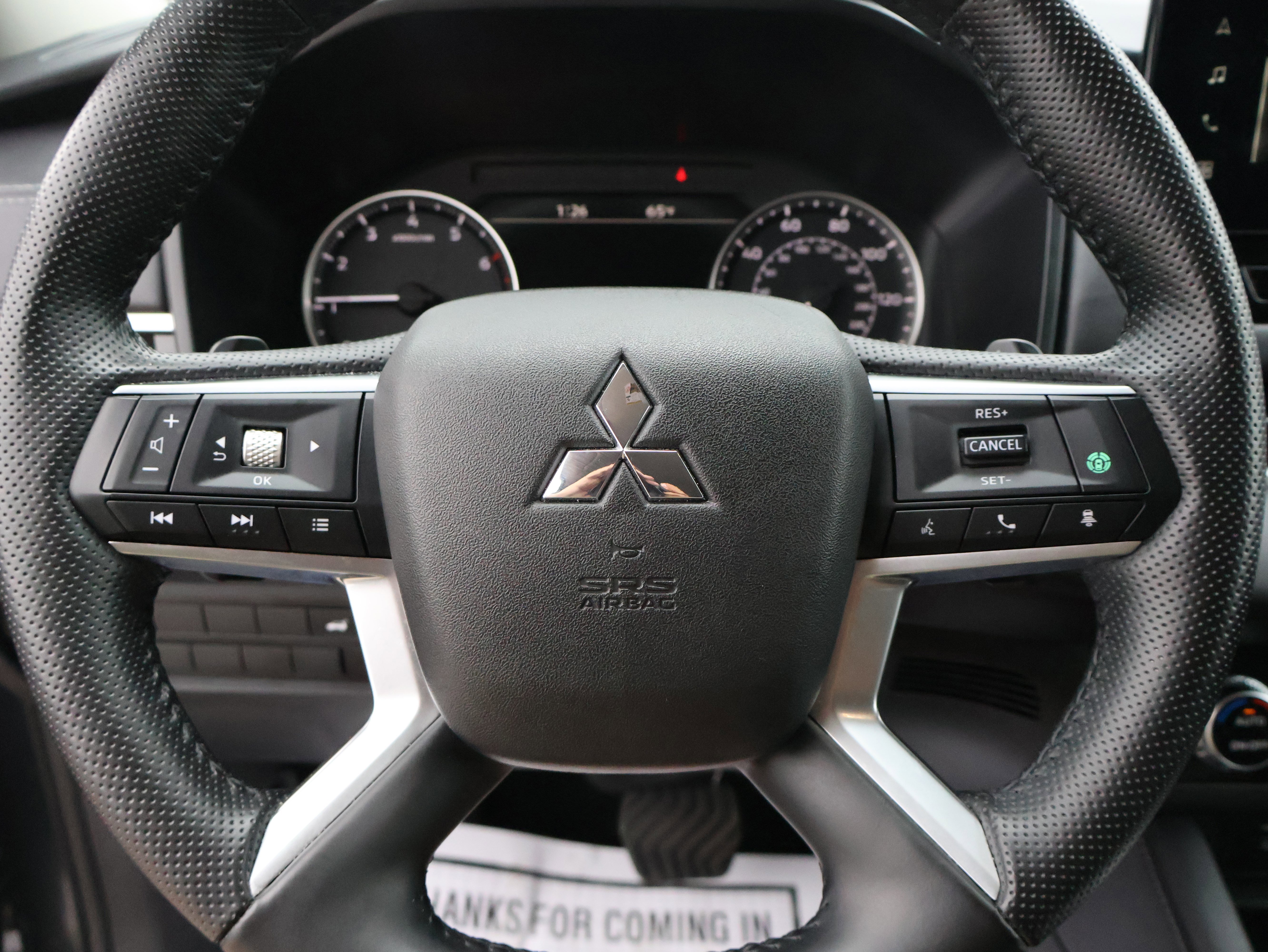 Used 2025 Mitsubishi Outlander SE image 38