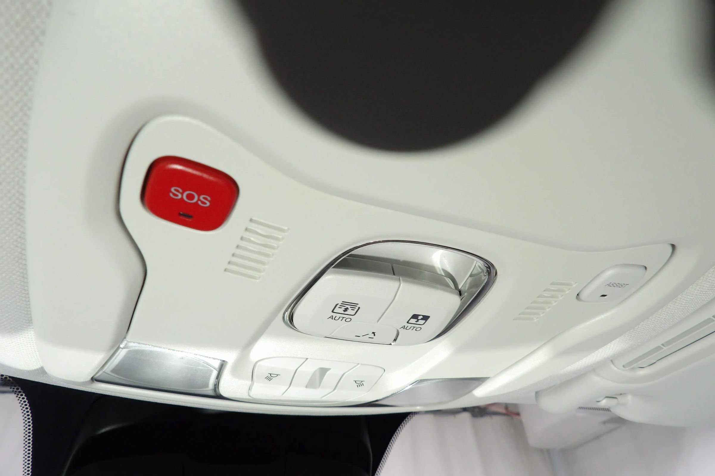 Used 2018 Jeep Renegade Trailhawk AWD/4WD image 27