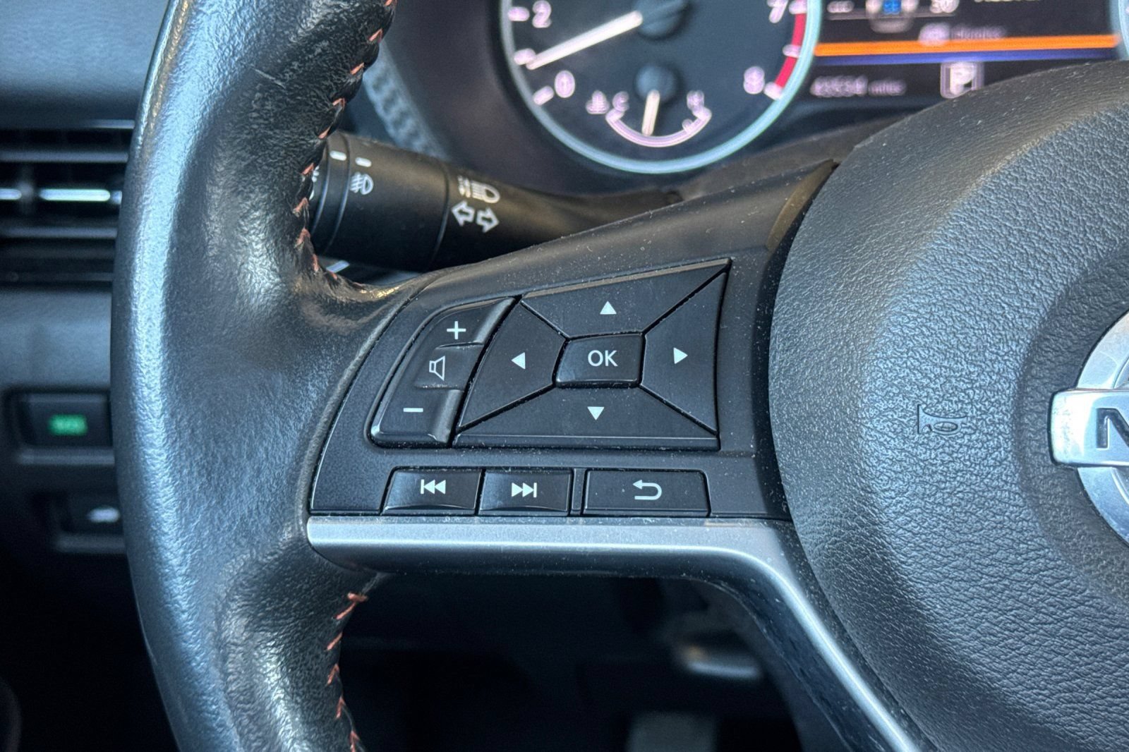 Used 2023 Nissan Sentra SR w/ Midnight Edition Package FWD image 34