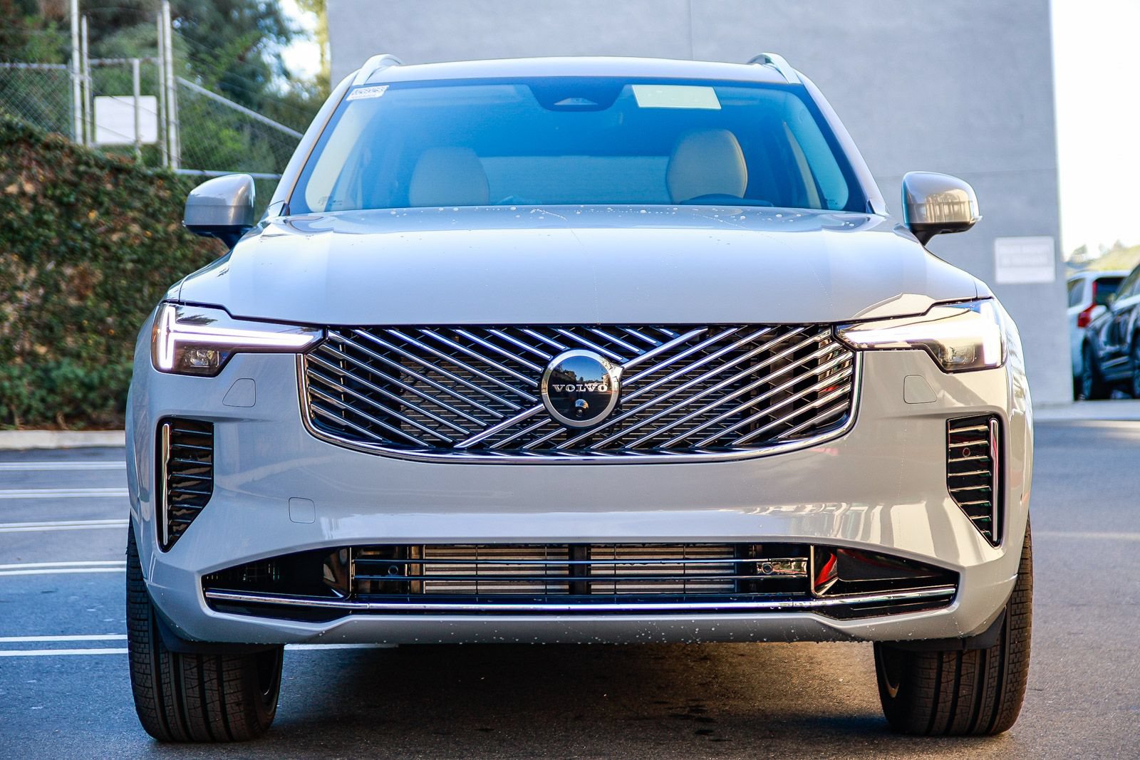 New 2026 Volvo XC90 T8 Ultra w/ Protection Package Premier AWD/4WD image 2